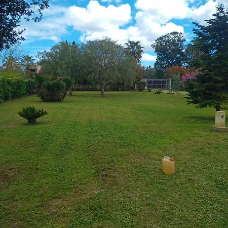 Momon1616 Intero Dağ evi Galatina